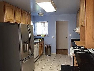 2nd image of 19923 Lindenbrook Ln