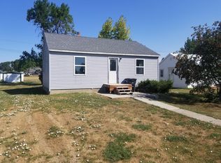 320 3rd Ave W, Ray, ND 58849