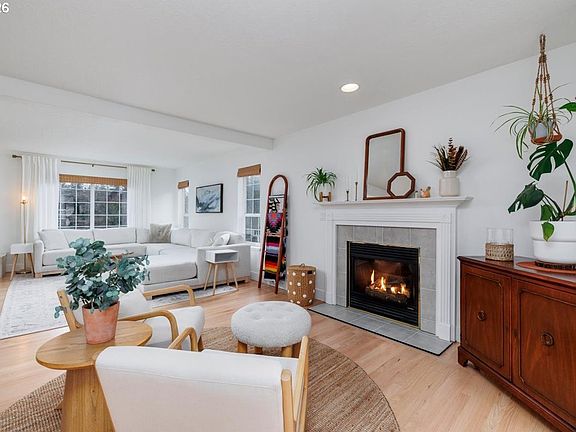 3rd image of 36745 Eldridge Dr