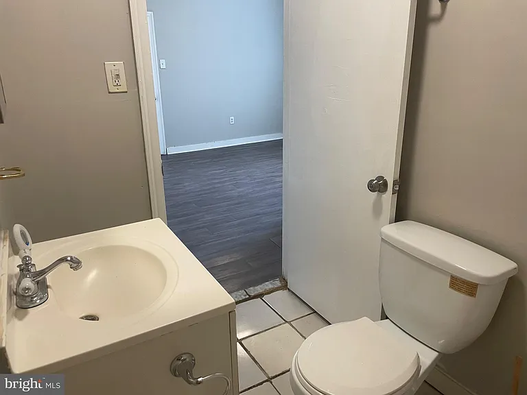 412 E Walnut Ln #3 — Photo 19