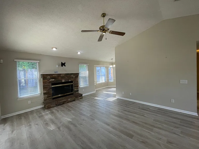 140 Treasure Palm Dr — Photo 5