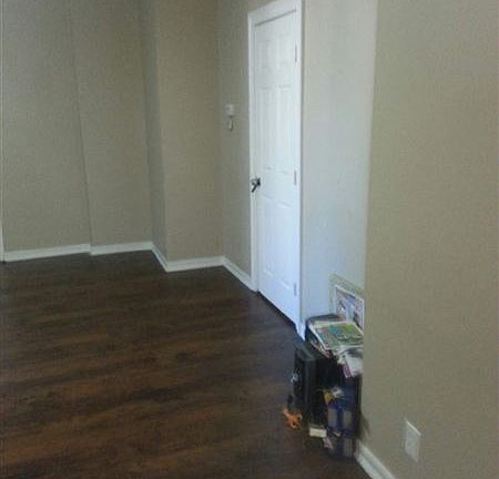 24 S 5th livingroom 2