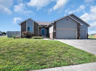 2619 E Keys Dr, Derby, KS 67037