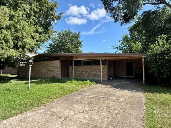 11 Laux Manor Dr, Metairie, LA 70003