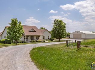 18392 Effingham Rd, Valley Falls, KS 66088