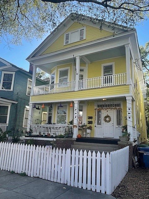 Front exterior with new paint. Picture taken 10.11.24.