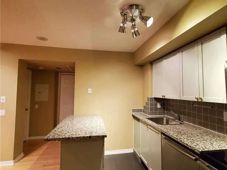 30 Harrison Garden Blvd #812 — Photo 6