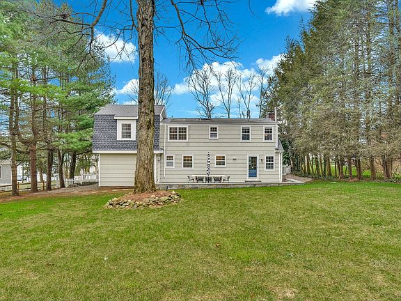 182 Hollow Tree Ridge Road