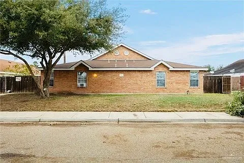 Photo 1 of 8 - 3705 Joby St #D - Edinburg, TX Primary Photo - 3705 Joby St #D