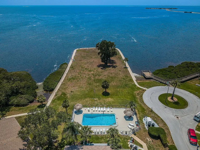 645 Windrush Bay Dr — Photo 25