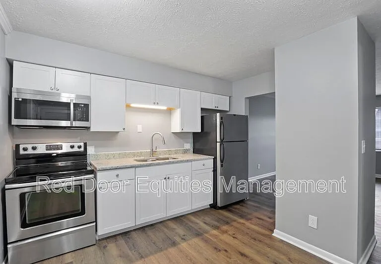 123 W Walnut St #N — Photo 1