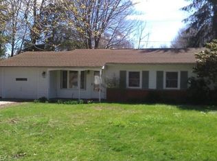 1761 Stirling Rd, Madison, OH 44057