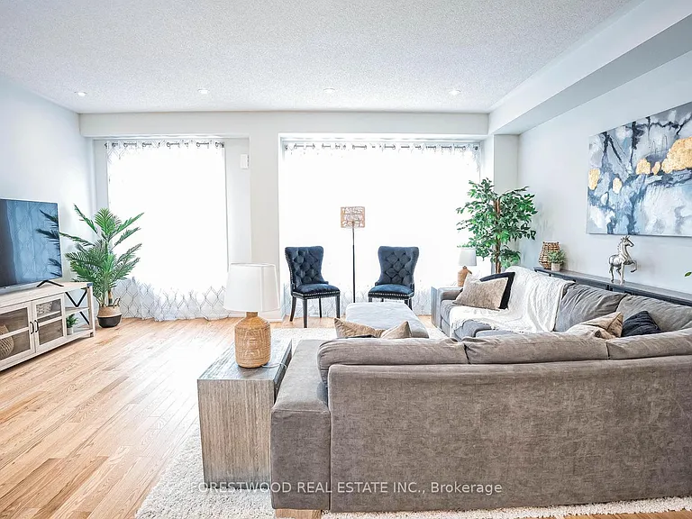 53 Humberstone Dr — Photo 7