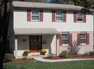 525 Fruitwood Dr, Bethel Park, PA 15102