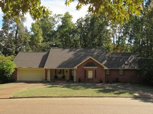 1211 Royal Oak Dr, Grenada, MS 38901