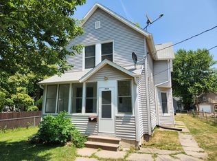 1110 13th St, Moline, IL 61265