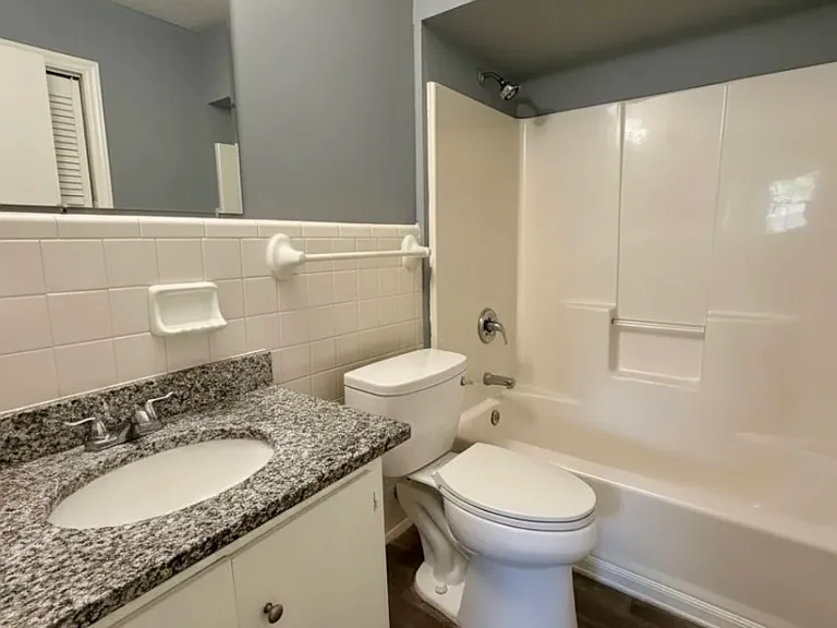 1502 Waverly Way #B-2 — Photo 6