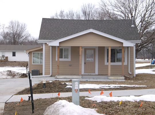 4th image of 210 Nuckolls St