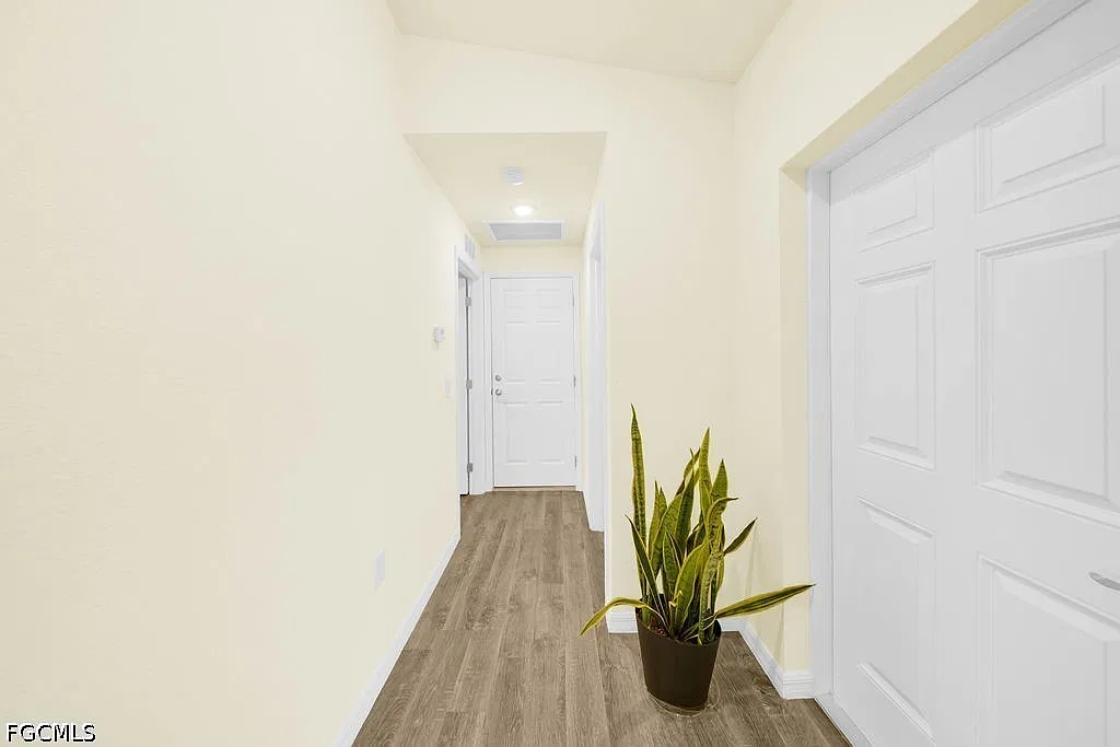 3 bed, 2.0 bath, 1212 sqft, $1,975 — Photo 3