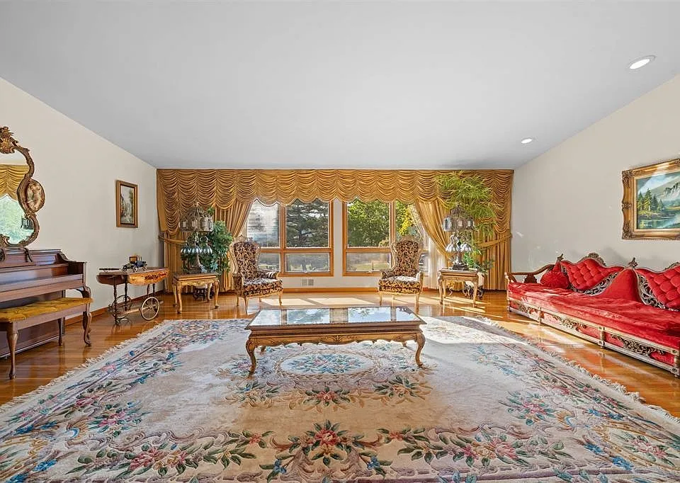 287 Avenue E #1