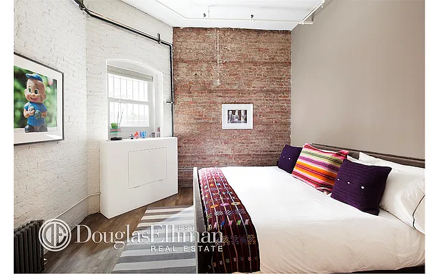 Sold by Douglas Elliman | media 14