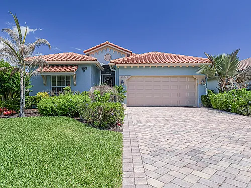 5561 57th Way Photo 1