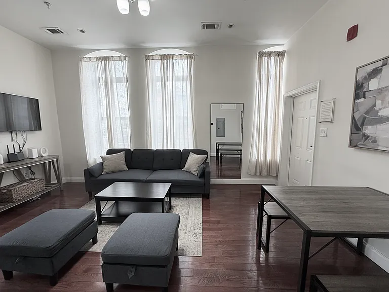 217 N 11th St #401 — Photo 7