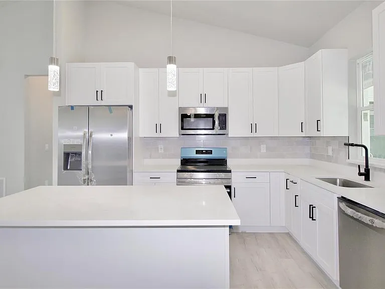 4000 Garienda Ave — Photo 15