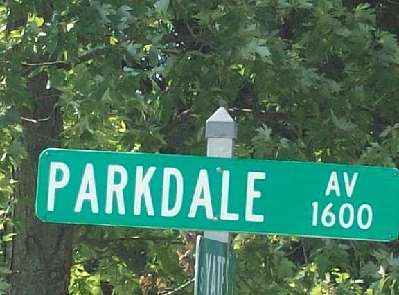 5th image of 1708 Parkdale Ave