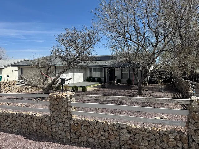 4815 North Sauter Drive East - 1 — Photo 2