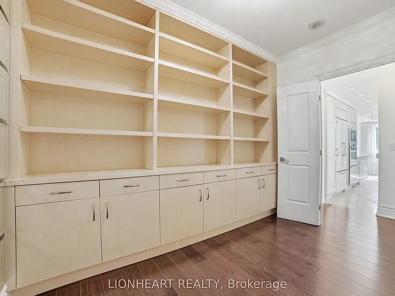 3500 Lakeshore Rd W #328C — Photo 19