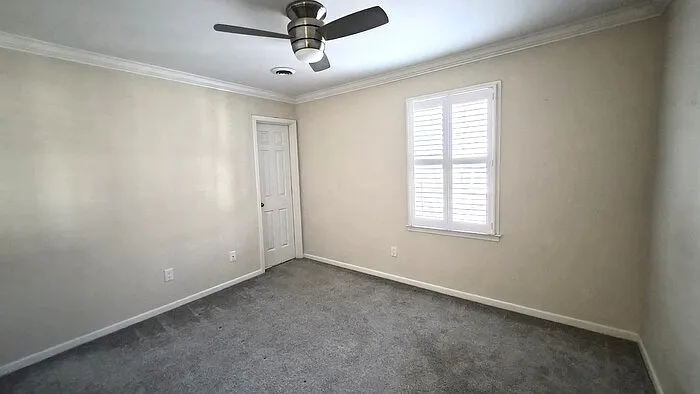900 N Main St — Photo 16