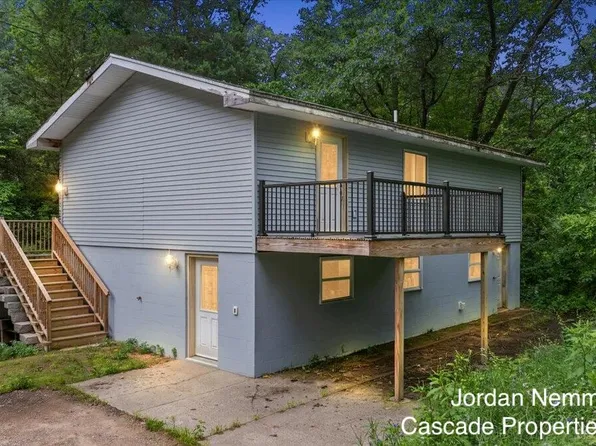 8945 Vergennes St SE, Ada, MI 49301