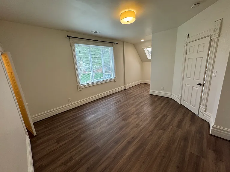 1260 E Emerson Ave #1 — Photo 11