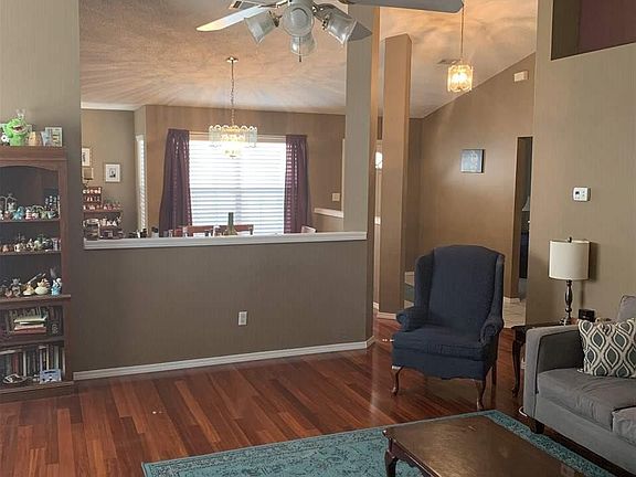 4th image of 327 Mirabelle Dr