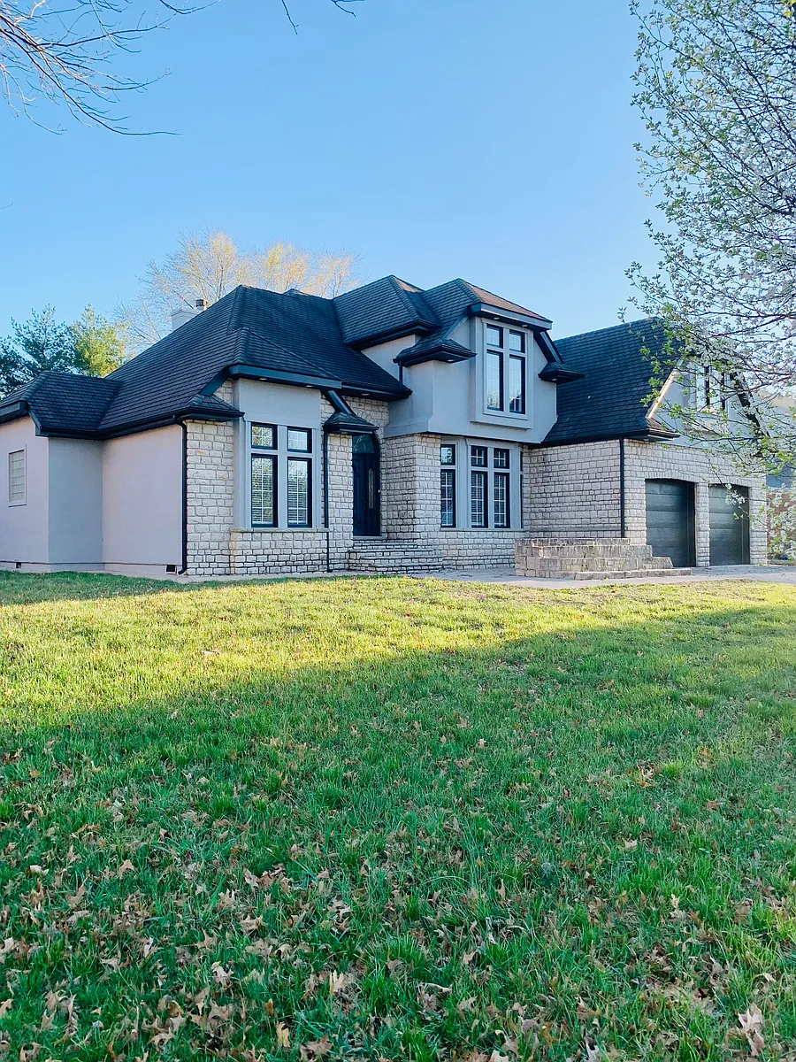 Building Photo - 1413 Saturn Way