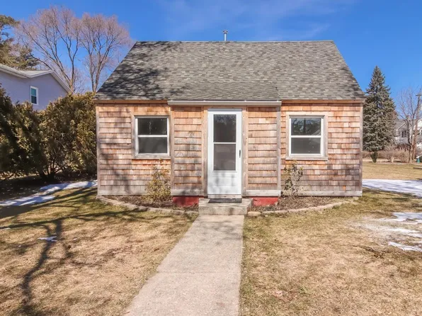 510 Chippewa St, Elk Rapids, MI 49629