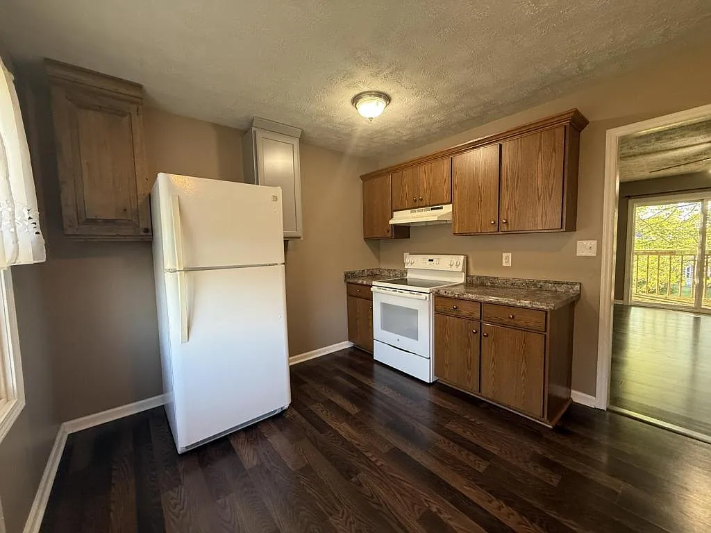 1402 N Miles St — Photo 4