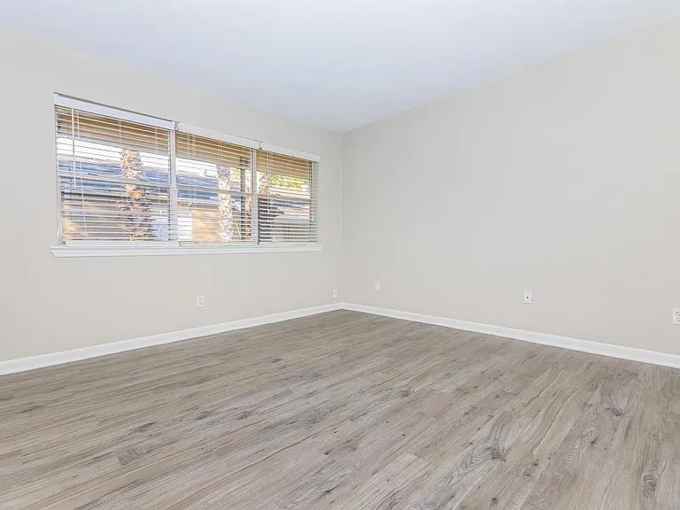 Serenity Apartments — Photo 14