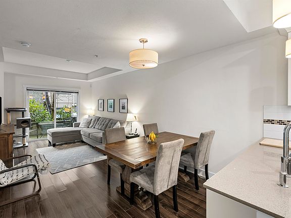 2nd image of 828 Royal Ave #115