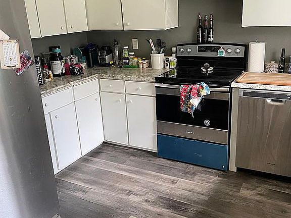 5th image of 2430 Beverly Dr