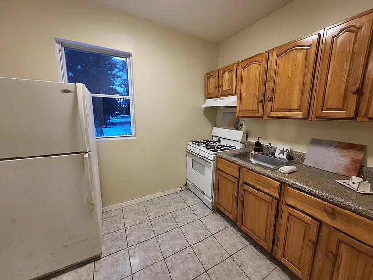 16 Hamilton Ave #1 — Photo 6