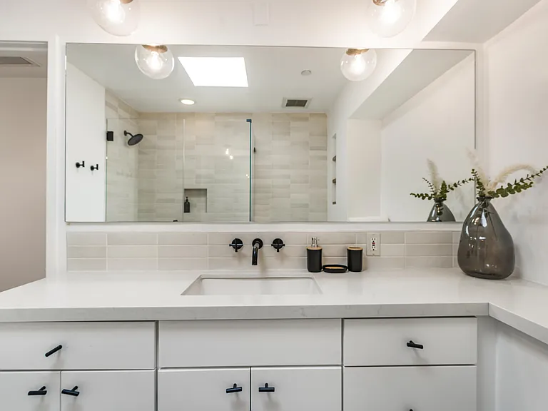 11345 Pacific View Dr — Photo 38