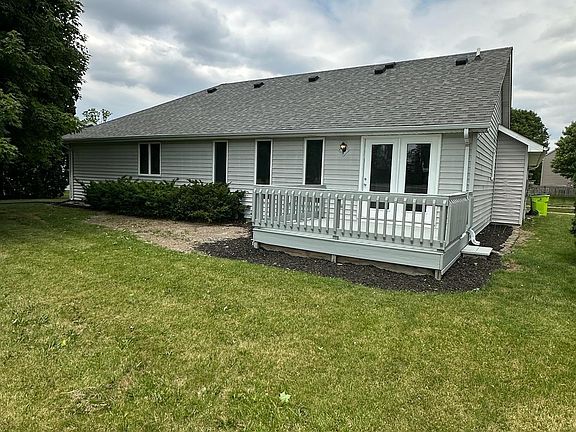 3rd image of 405 Carlisle Dr