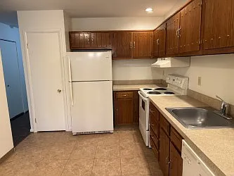 Flying Hills Apartments — Photo 9