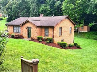 1736 Starcross Rd, Lenoir, NC 28645