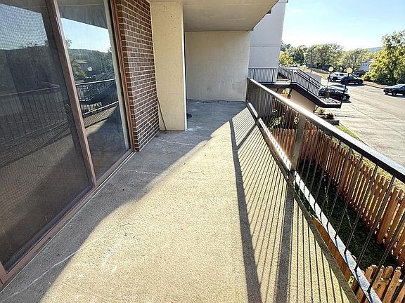 3rd image of 4421 Forest Ln