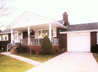 1274 Meadow Dr, Aliquippa, PA