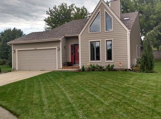 4828 Blossom Ct, Waukegan, IL 60087