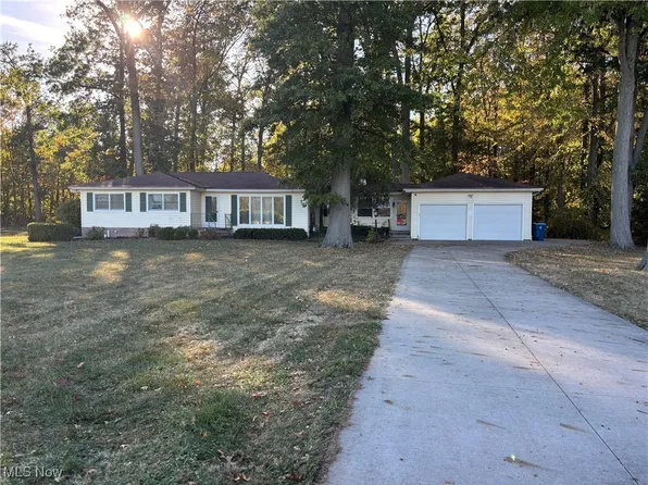 1900 Jaycox Rd, Avon, OH 44011